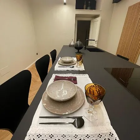 Meh Luxury Centre * Bari